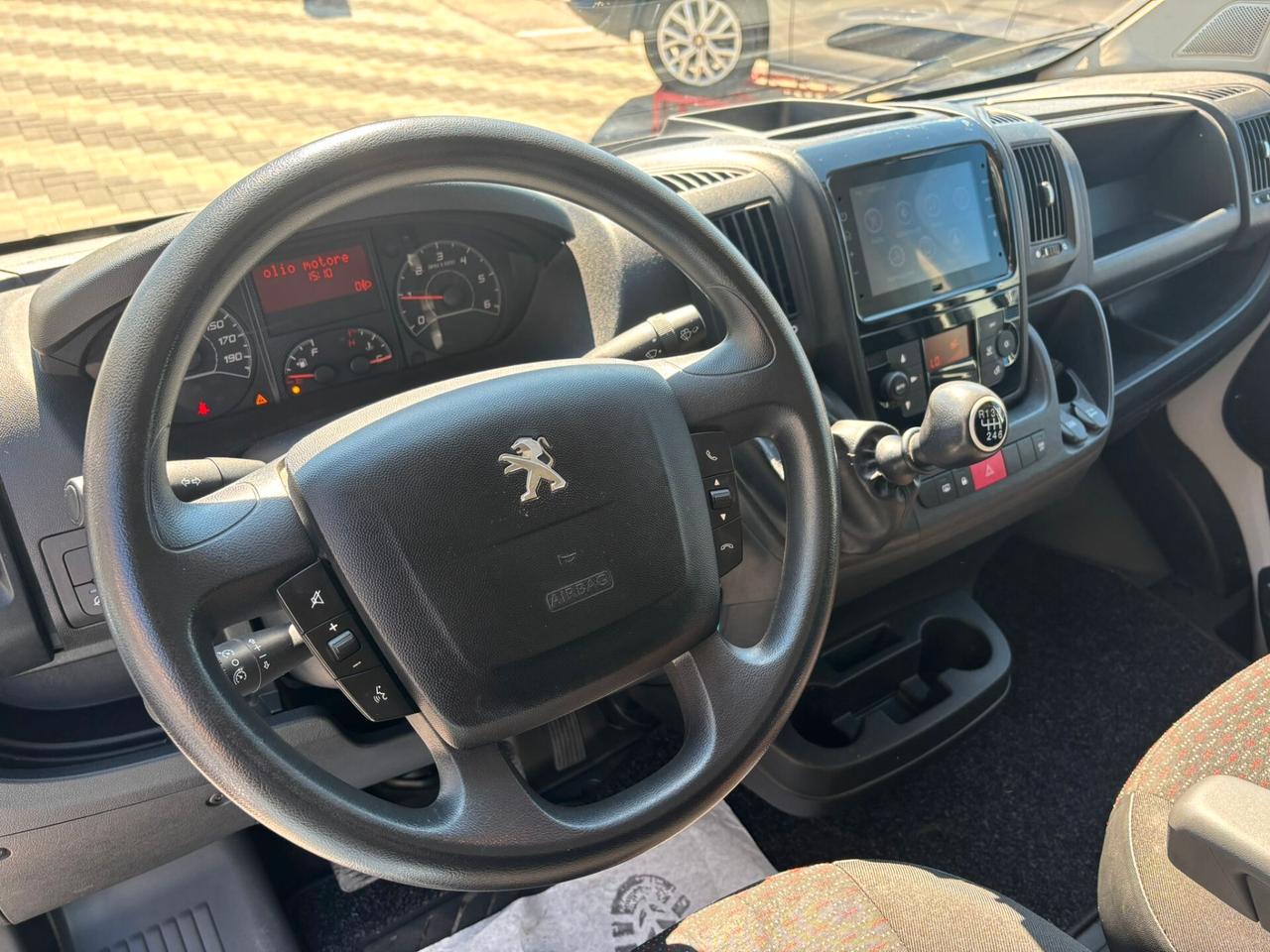 Peugeot Boxer 2.2 BlueHDi 140CV L2H2