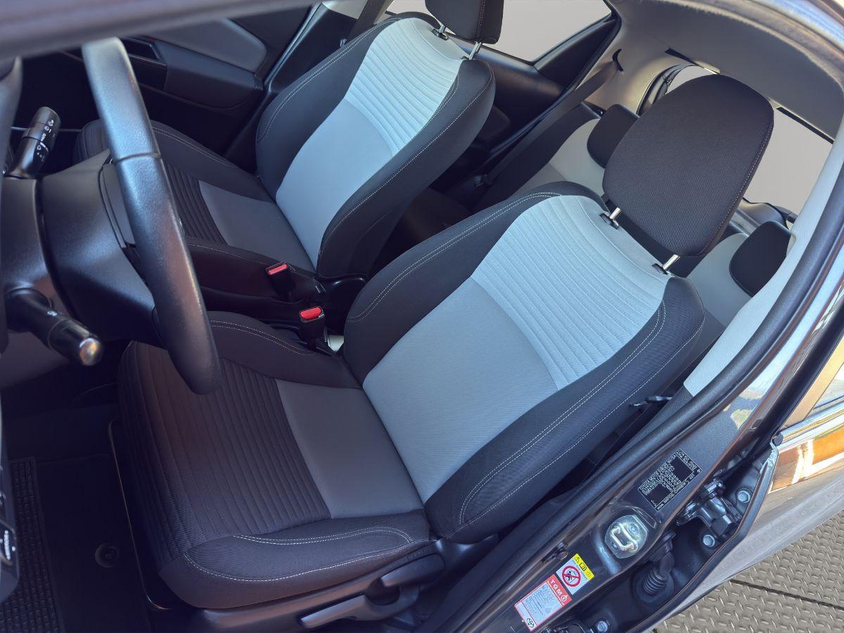 TOYOTA - Yaris - 1.5 Hybrid 73CV 5p.Trend "Platinum Ed."