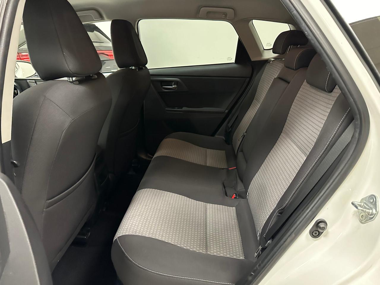 Toyota Auris 1.8 Hybrid Lounge - 2018