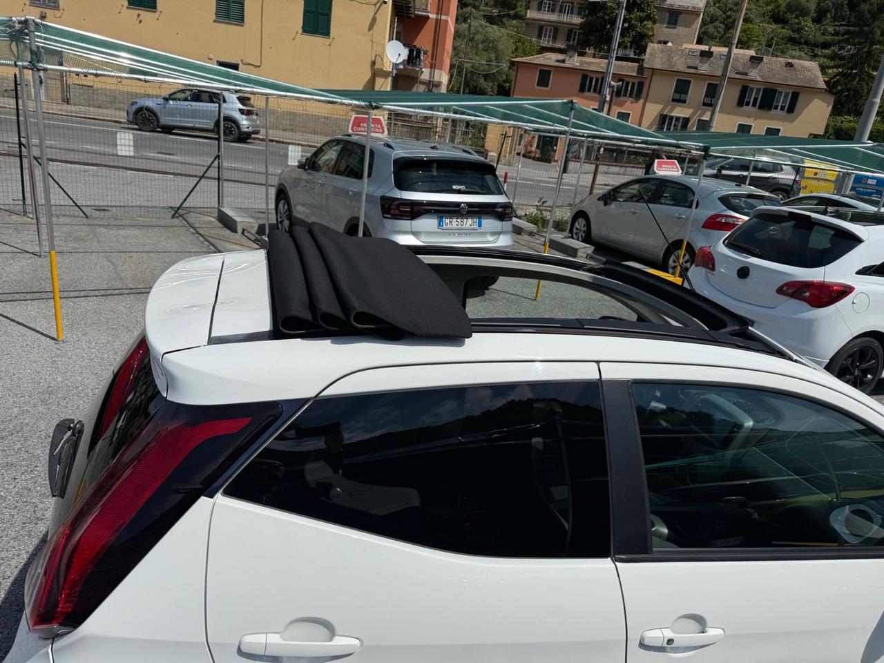 Toyota Aygo Connect 1.0 VVT-i 72 CV 5 porte x-clusiv cabrio