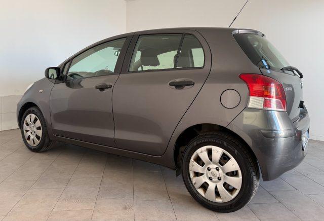 TOYOTA Yaris 1.0 5 porte Luxury pack