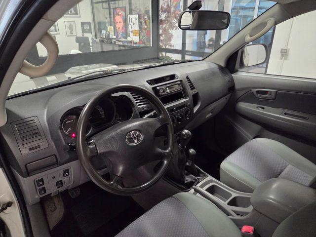 TOYOTA Hilux 2.5 D-4D 4WD 2p. Extra Cab