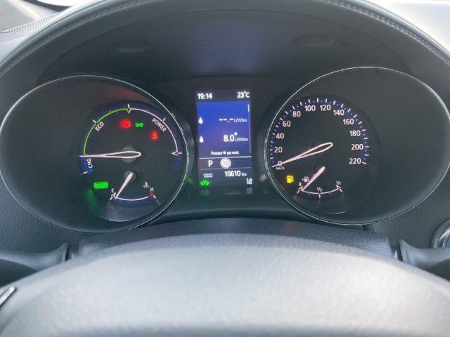 TOYOTA C-HR 1.8 Hybrid E-CVT Business