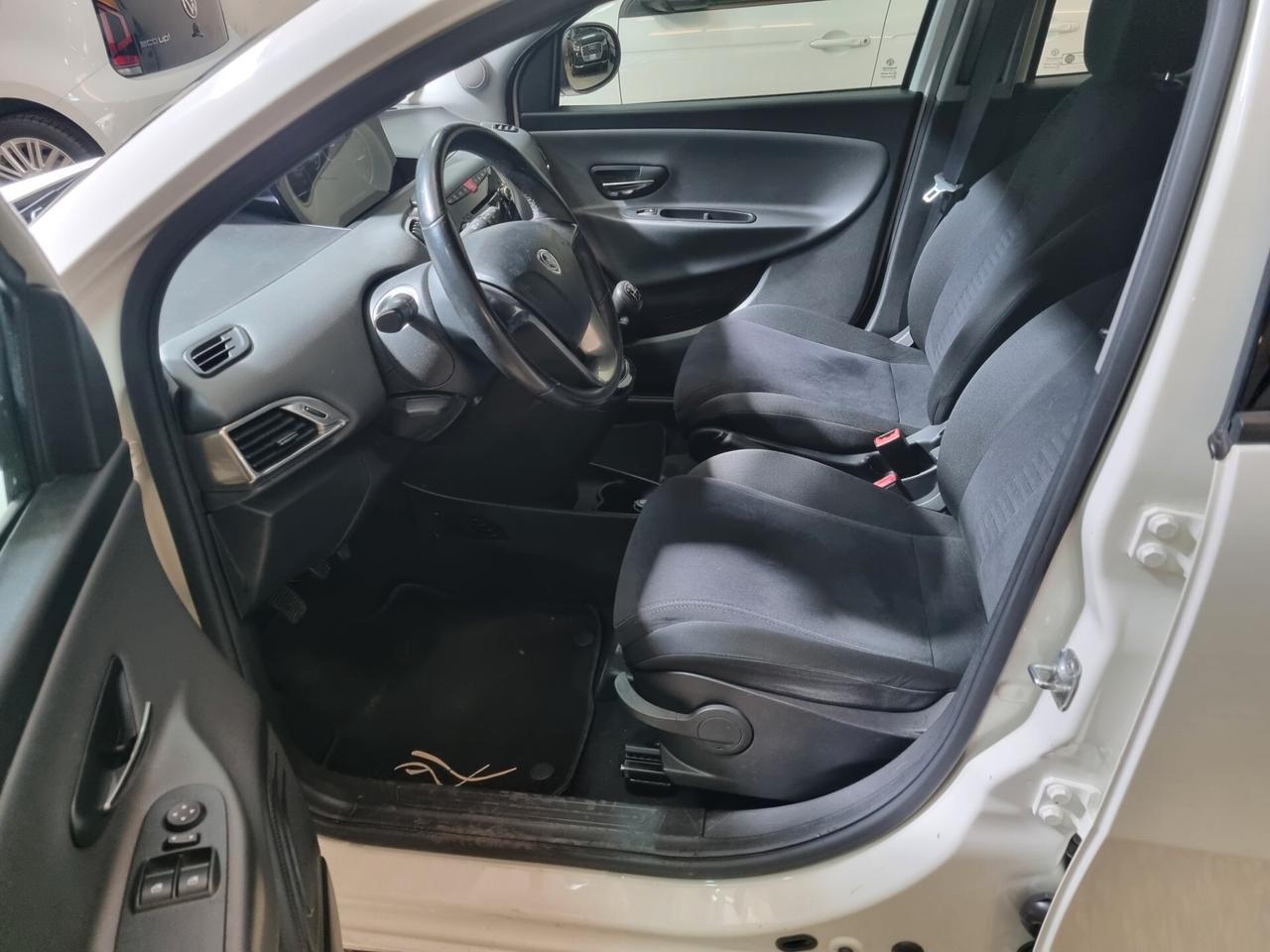 Lancia Ypsilon 0.9 TwinAir 85CV 5P Metano Ecochic Gold
