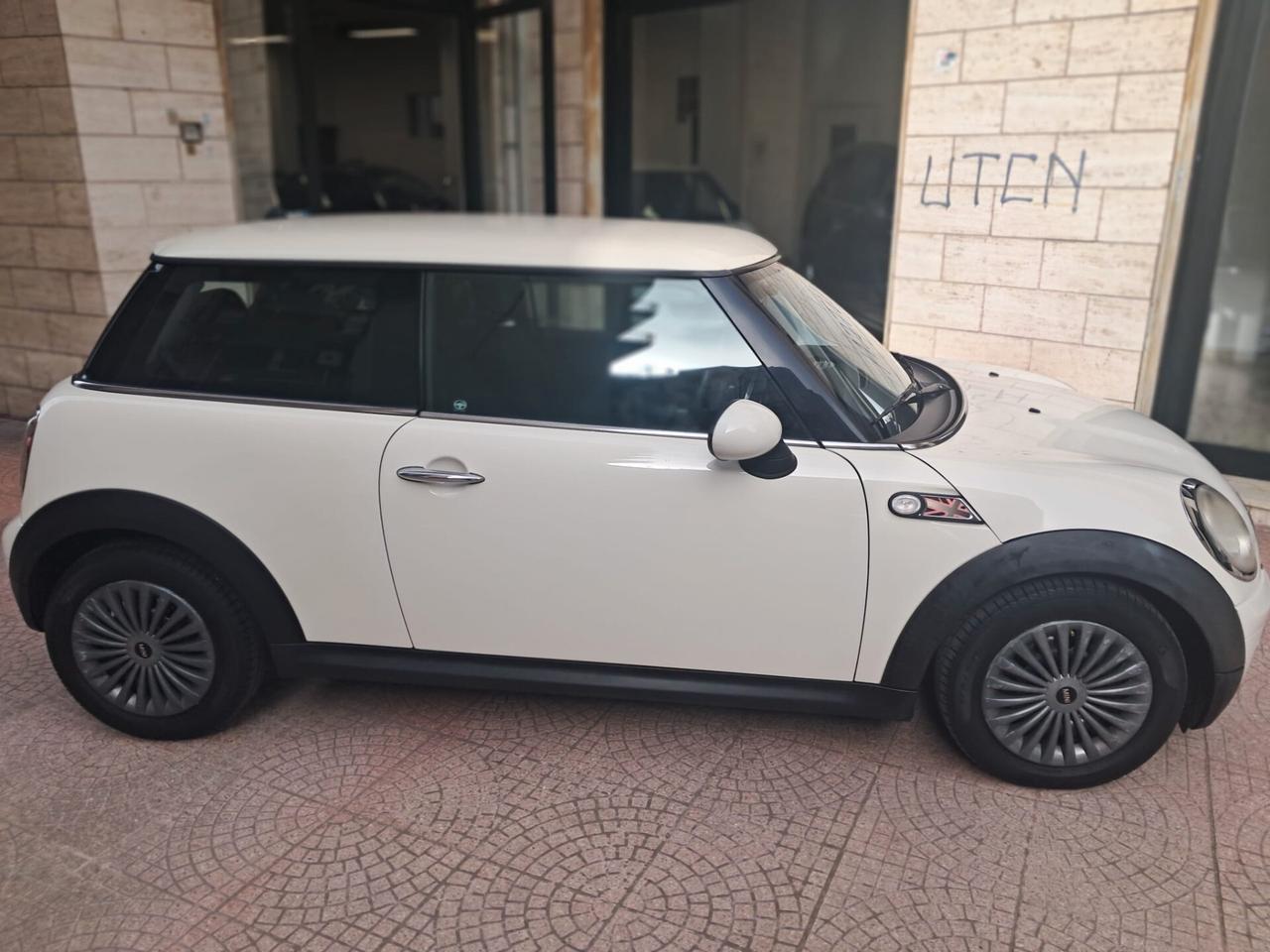 MINI 1.6 16V Cooper D-NEOPATENTATI -Euro4890