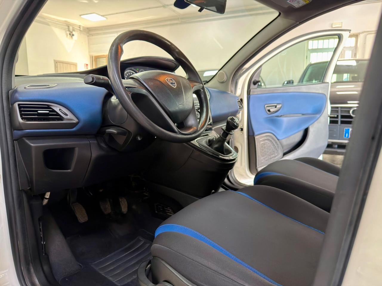 Lancia Ypsilon 1.2 69cv GPL Silver 2016