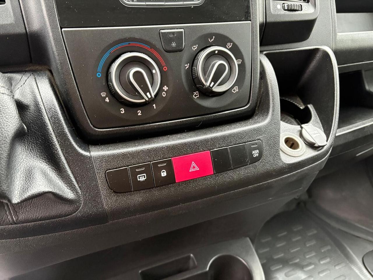 Peugeot Boxer III (II 2011) 335 2.2 bluehdi 140cv S&S L3H2