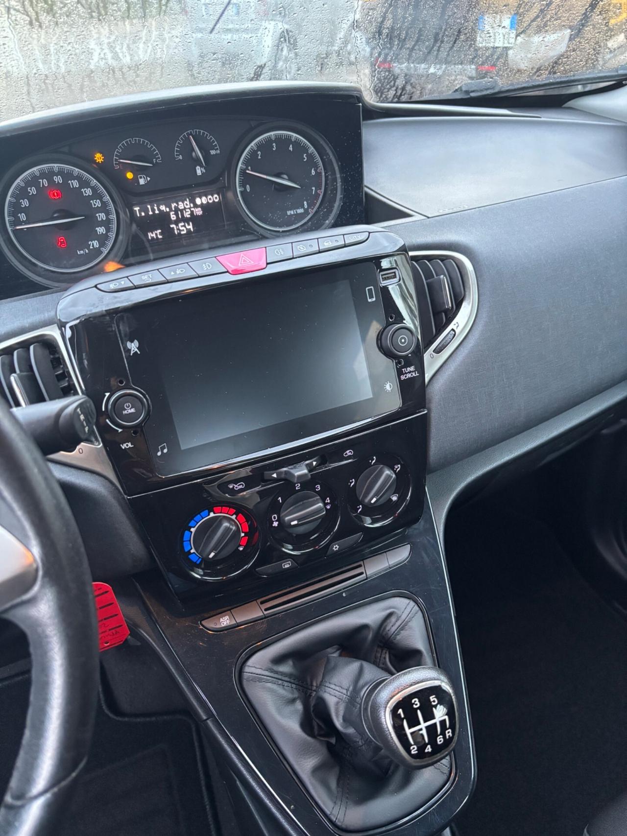 Lancia Ypsilon 1.0 FireFly 5 porte S&S Hybrid Gold