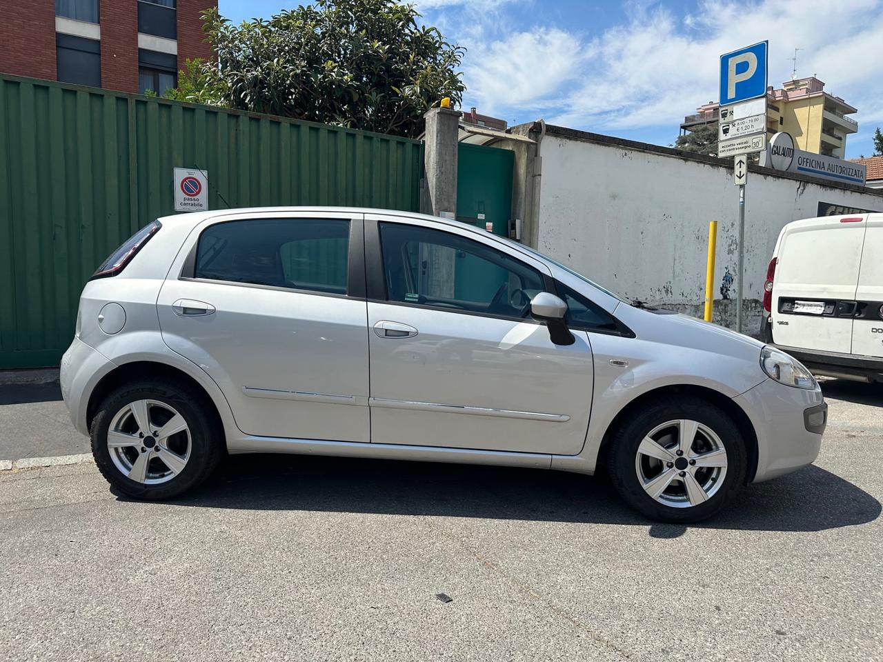 Fiat Punto Evo 1.4 5 porte Dynamic - ok neopatentati