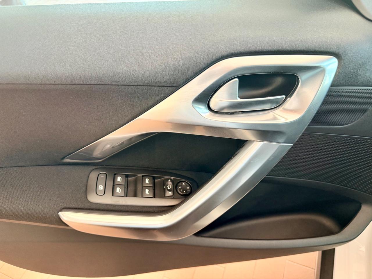 Peugeot 2008 1.2Benz 110cv Autom. Euro6