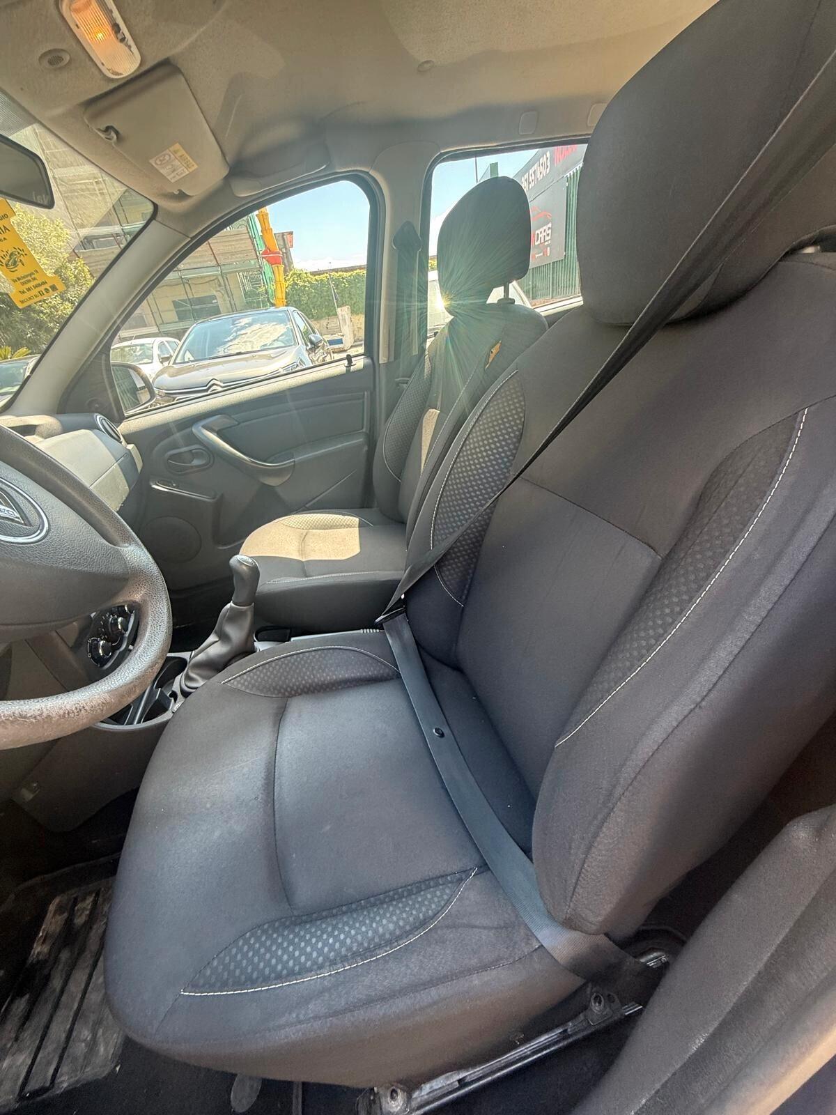 Dacia Duster 1.6 115 SES 4X2 GPL SERIE BLACK SHADOW