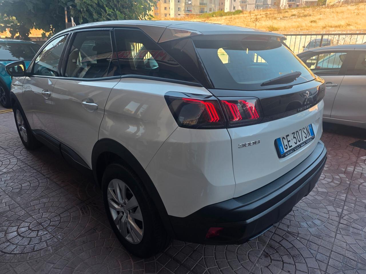 Peugeot 3008 BlueHDi 130 S&S EAT8 Active Pack 2021