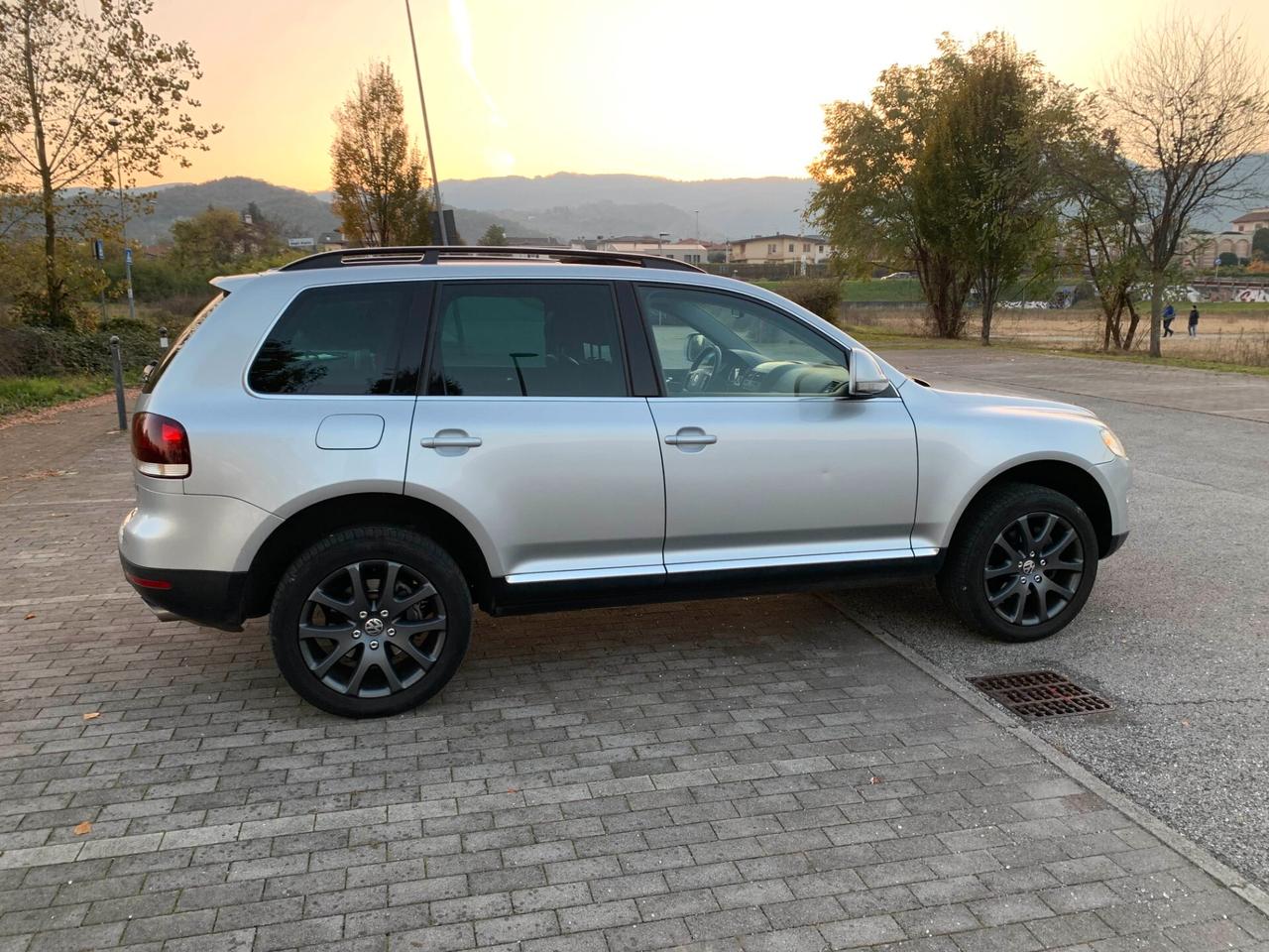 Volkswagen Touareg 3.0/240CV V6 TDI DPF tip. Exclusive