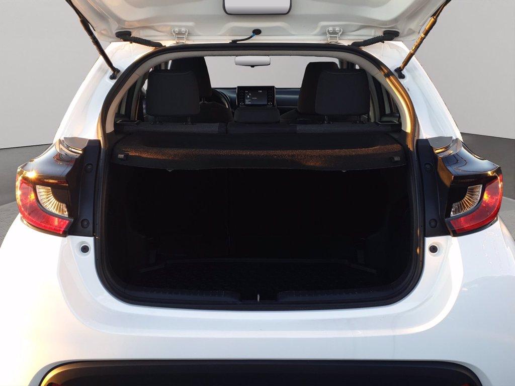 TOYOTA Yaris 1.5h active del 2023