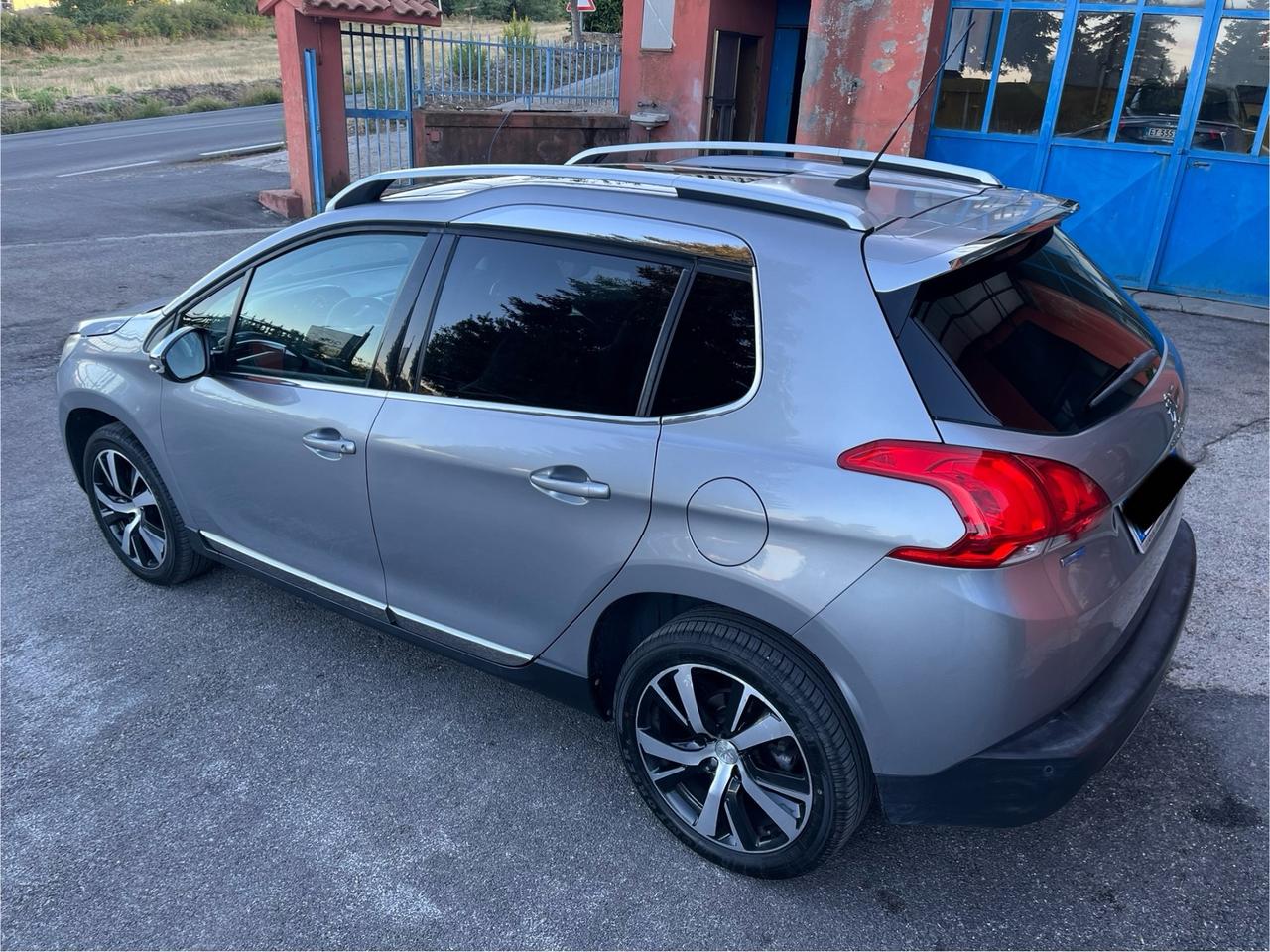 Peugeot 2008 BlueHDi 100 Allure-km192000-