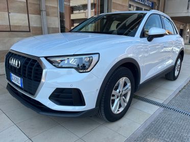 Audi Q3 40 TDI quattro S tronic Business