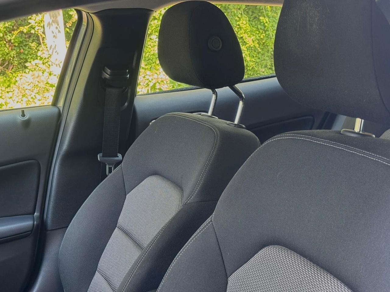 Mercedes-benz GLA 200 180 d Business