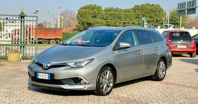 Toyota Auris Touring Sports 1.8h Lounge cvt