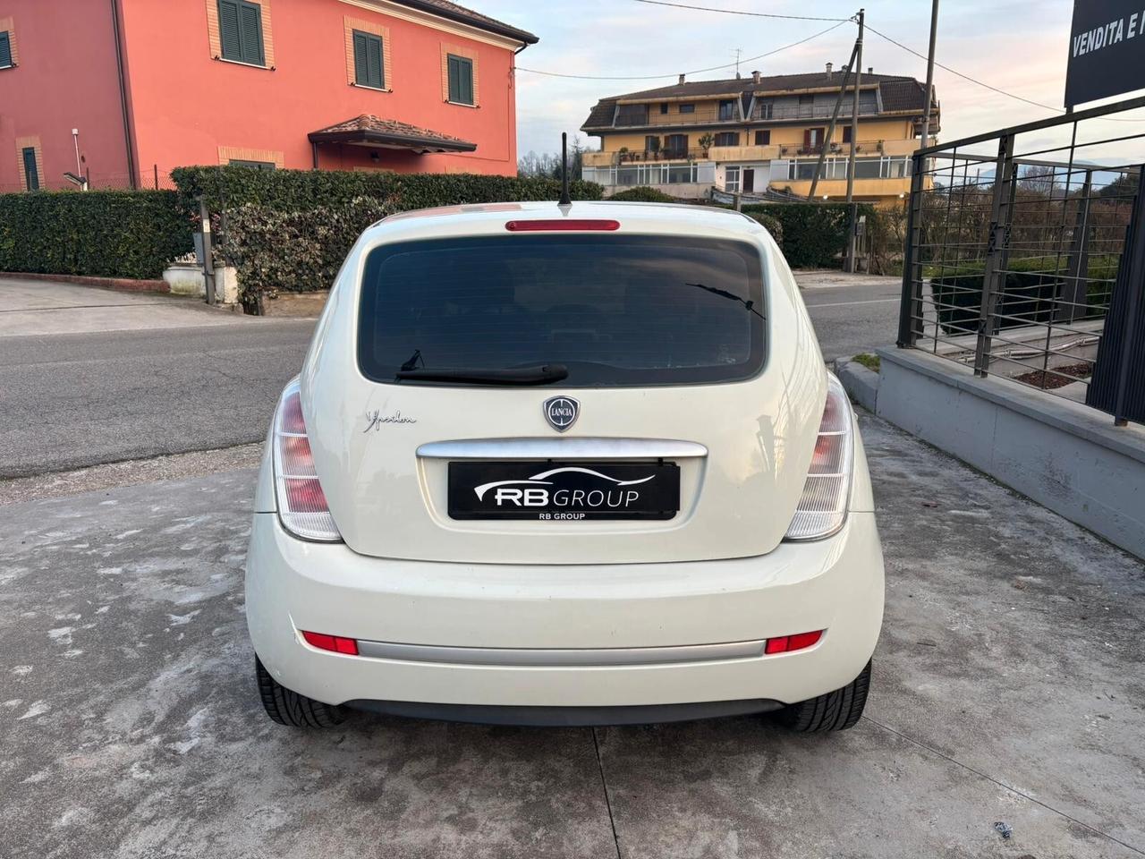 Lancia Ypsilon 1.4 Argento Ecochic GPL