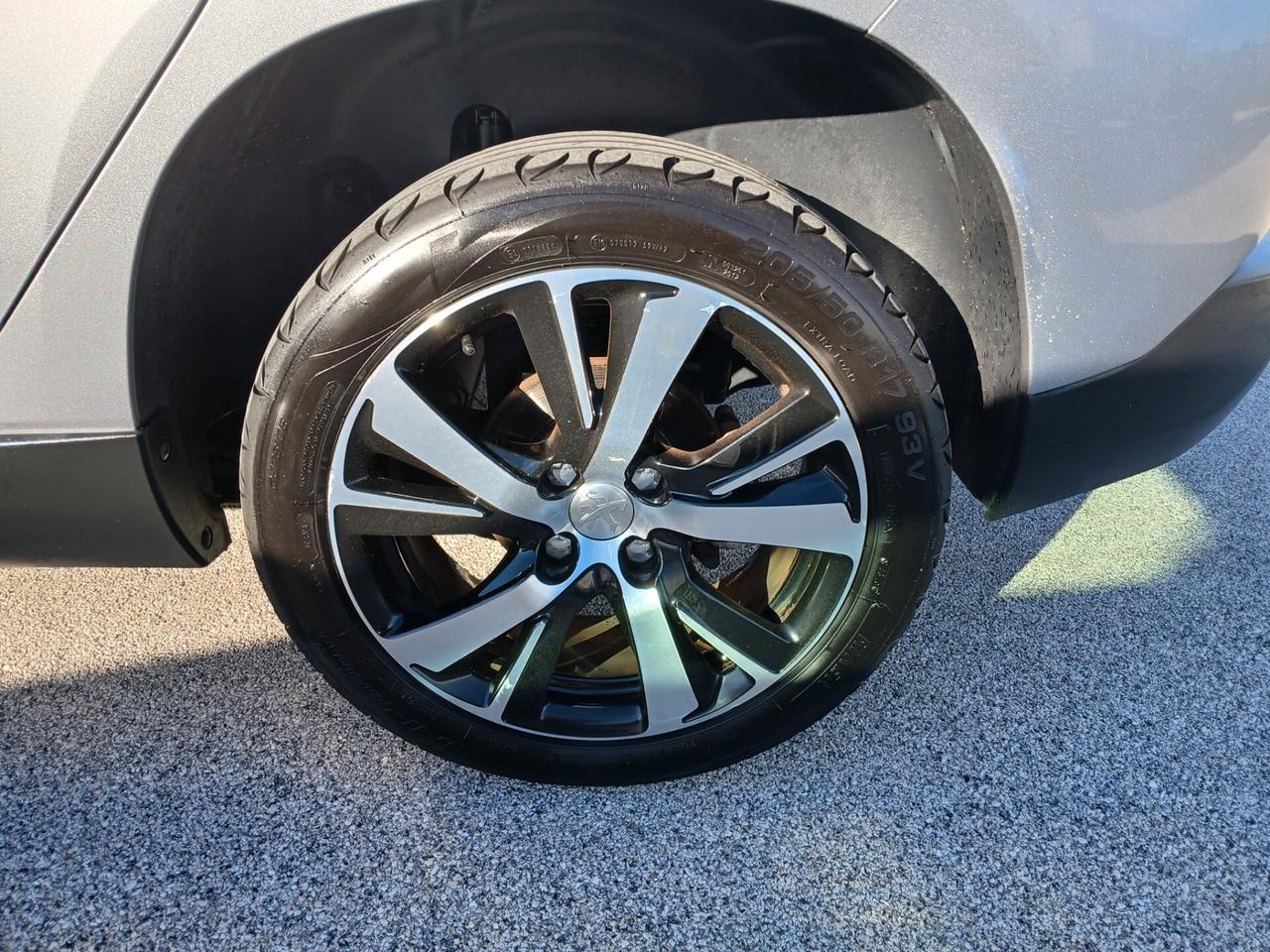 Peugeot 2008 1.6 BLUEHDi 100 ALLURE 2016