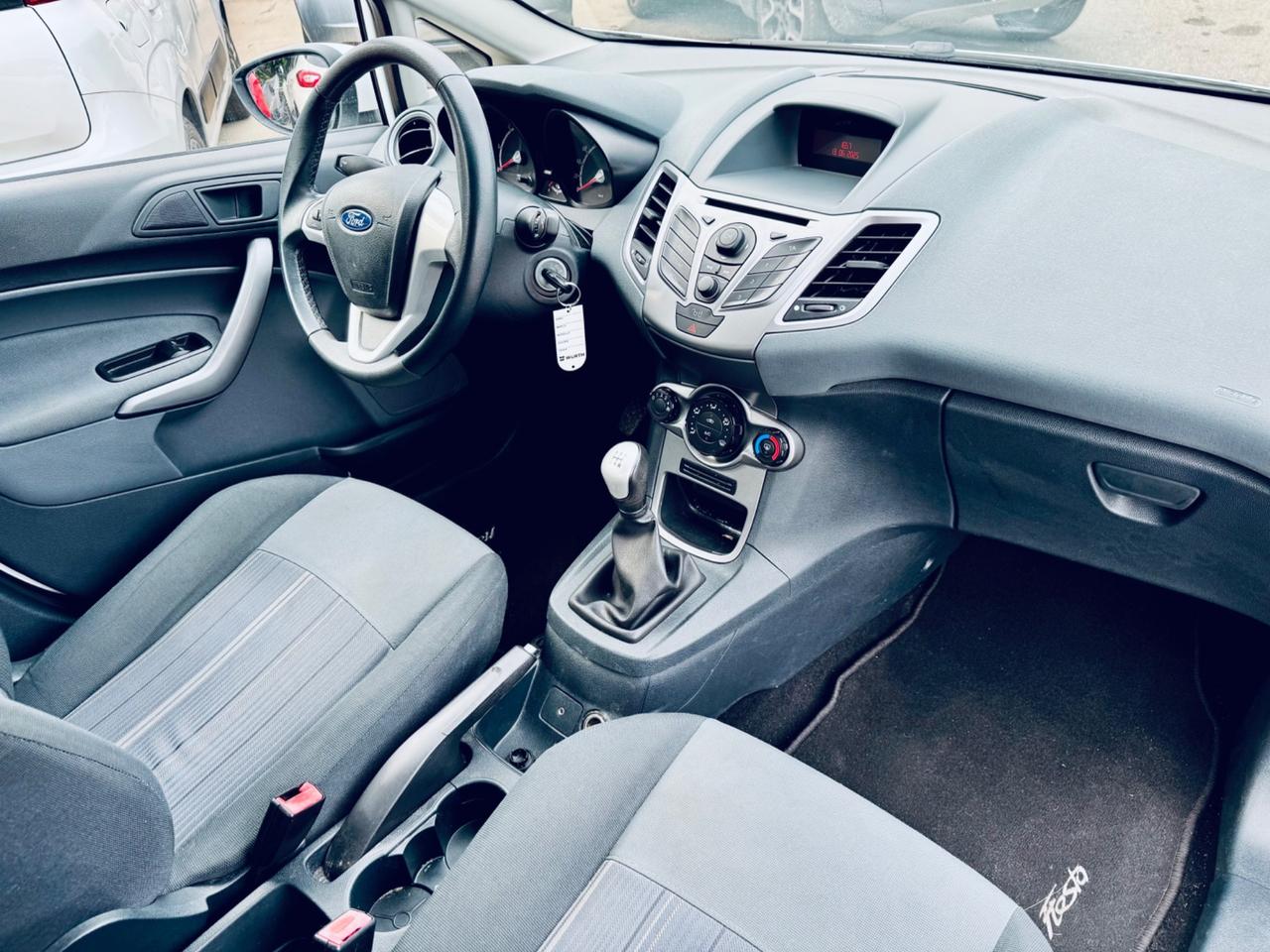 Ford Fiesta 1.4 TDCi 68CV 5 porte Titanium