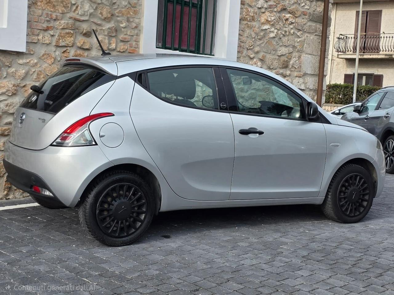 Lancia Ypsilon 1.0 FireFly 5 porte S&S Hybrid Ecochic Gold