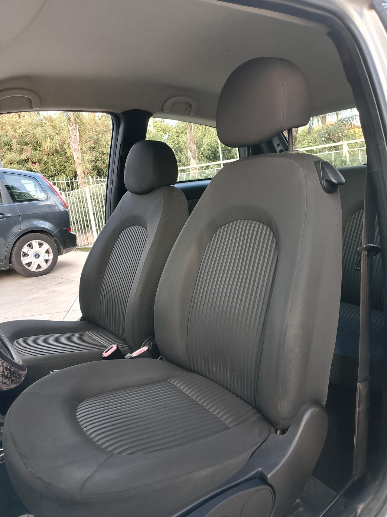 Lancia Ypsilon 1.4 Argento Ecochic GPL