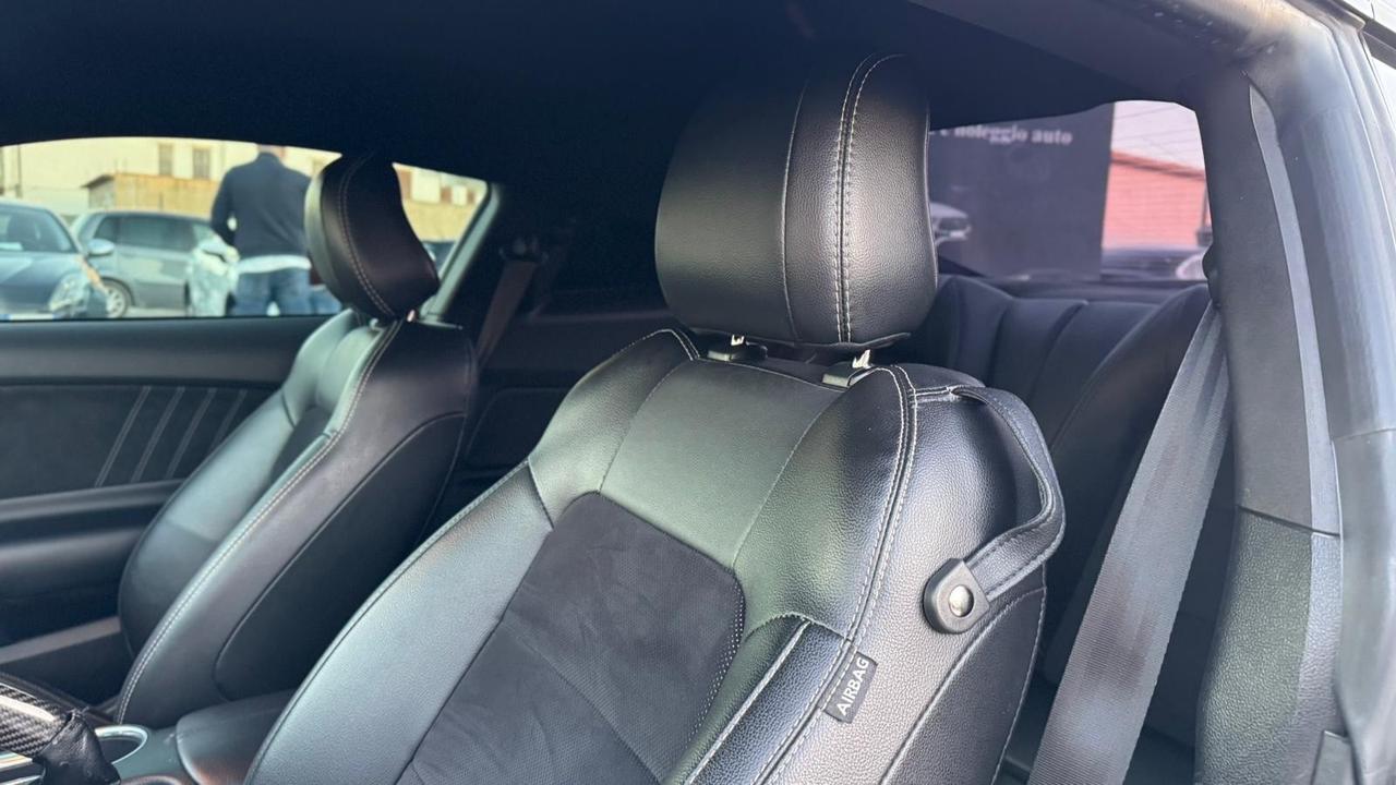 Ford Mustang Fastback 5.0 V8 TiVCT aut. GT