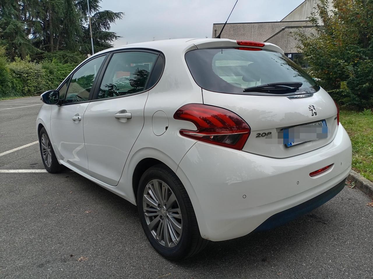 Peugeot 208 BlueHDi 75 5 porte Allure