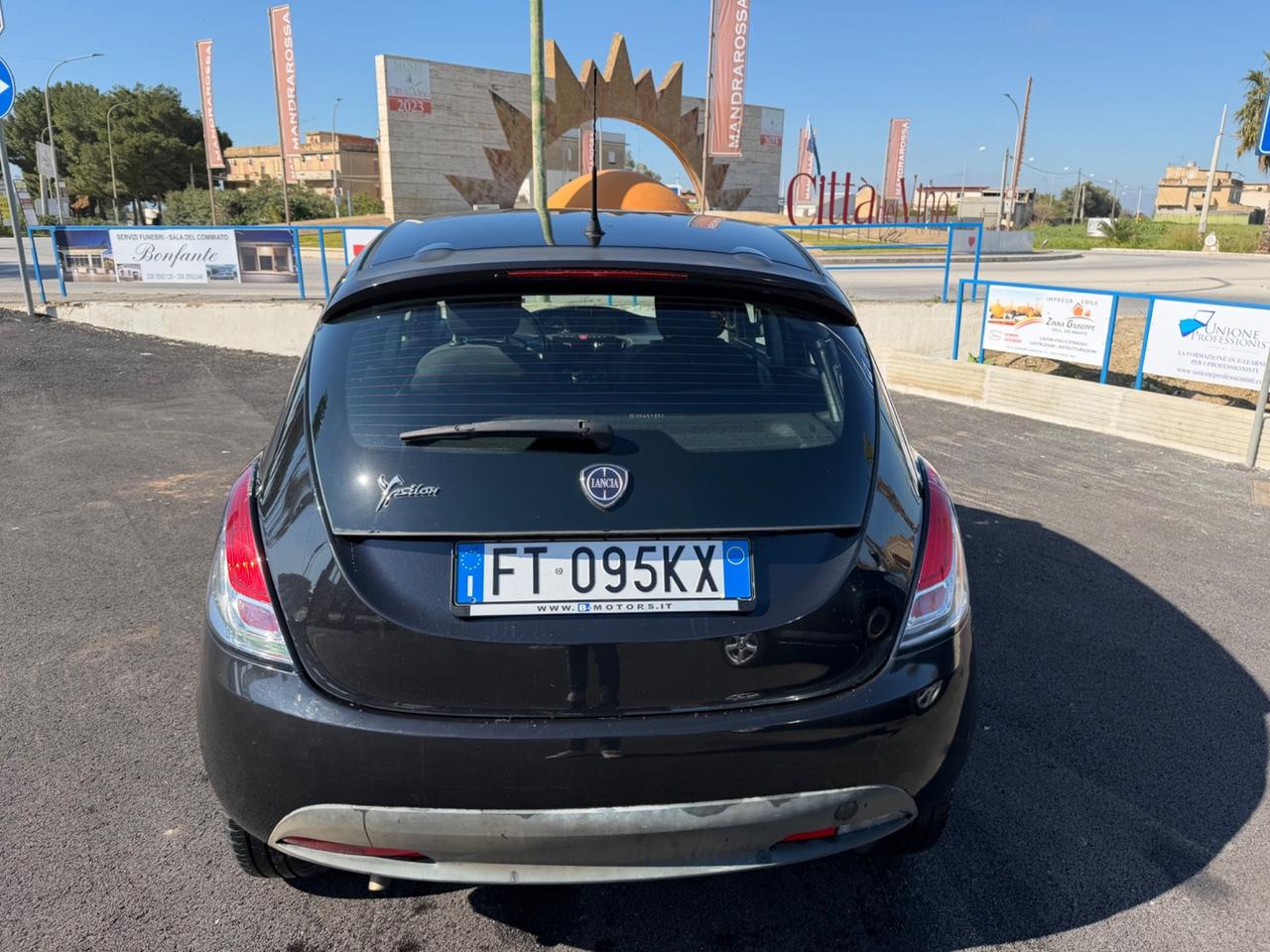 Lancia Ypsilon 1.2 69 CV 5 porte Elefantino Blu