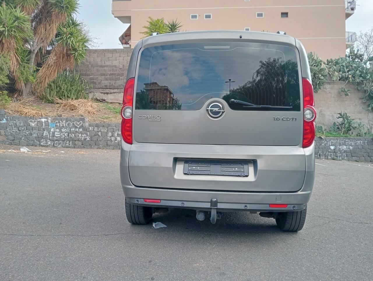 Fiat Doblo Opel Combo 7 posti