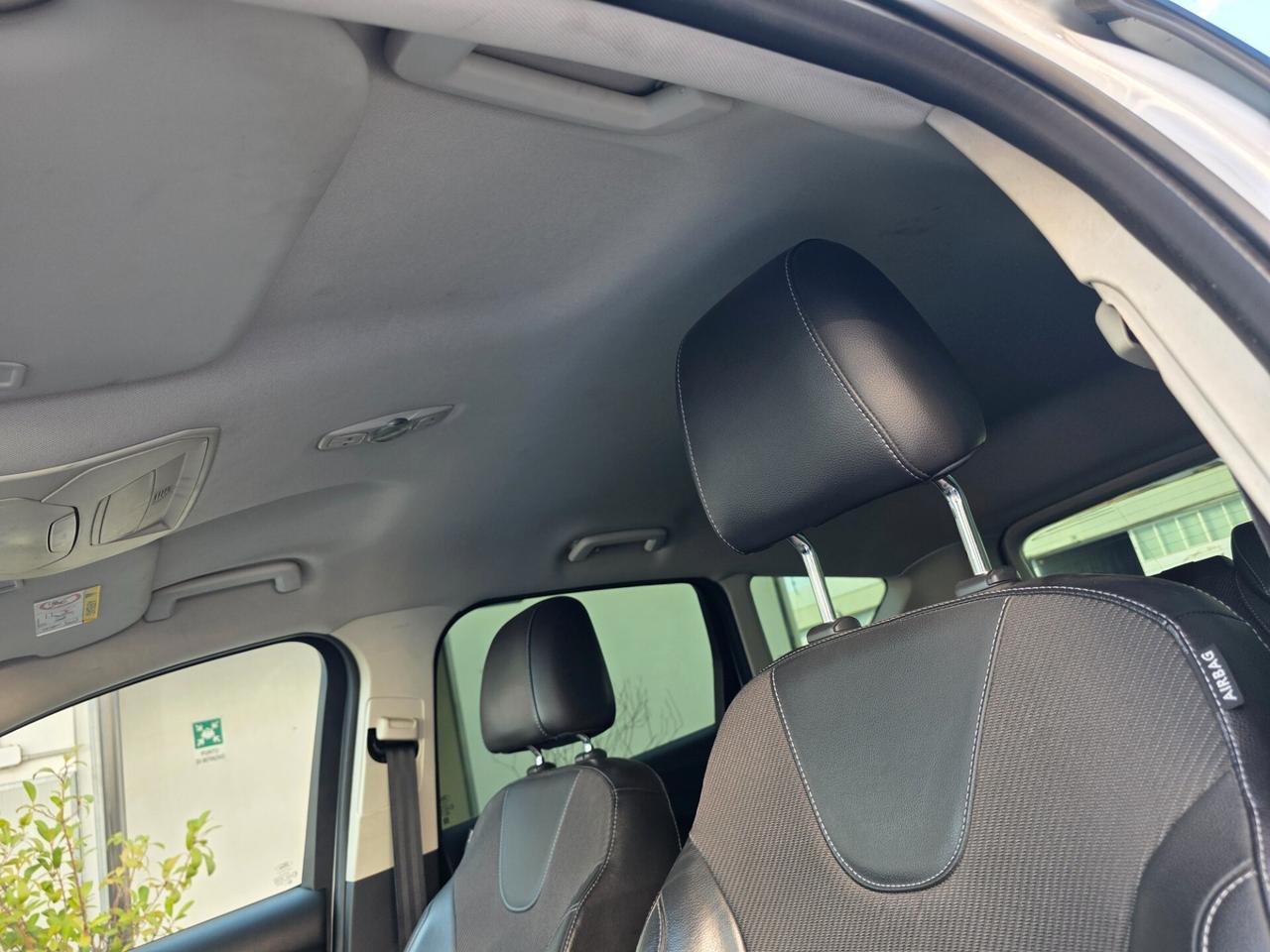 Ford Kuga 2.0 TDCI 4x4 Powershift Business FULL...