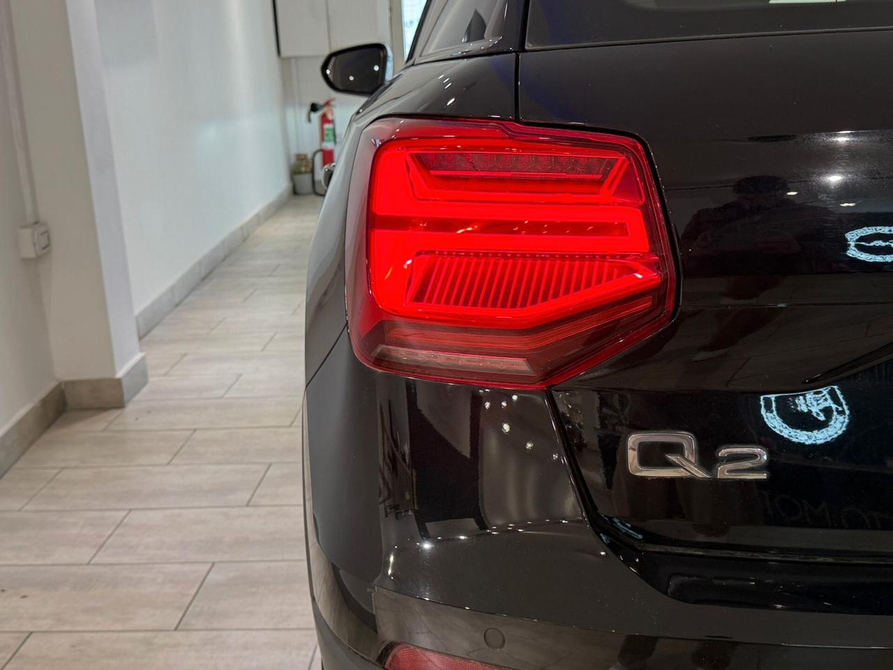 Audi Q2 30 TDI S tronic Identity Black