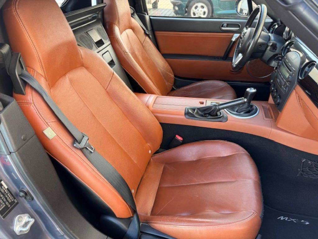 Mazda MX-5 Roadster 2.0L 16V Wind
