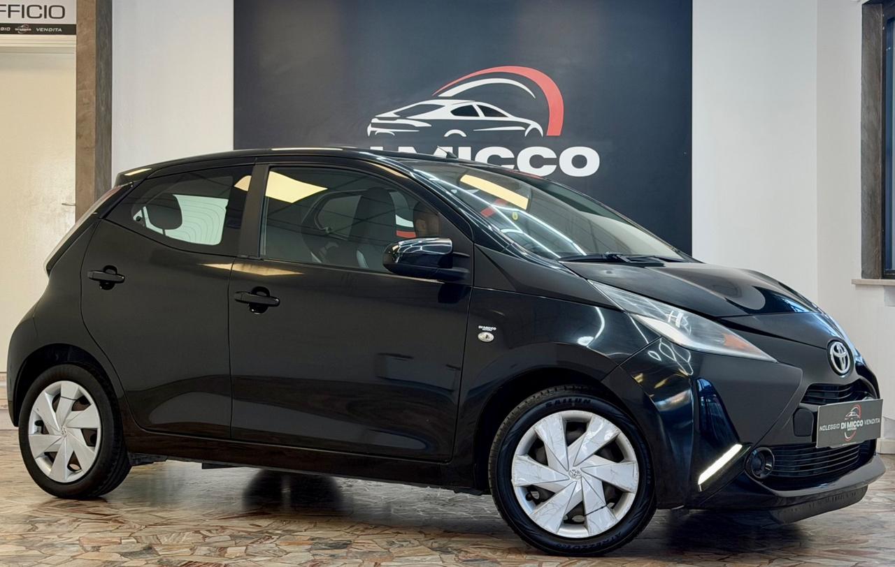Toyota Aygo 1.0 VVT-i 69 CV 5 porte x-wave MMT