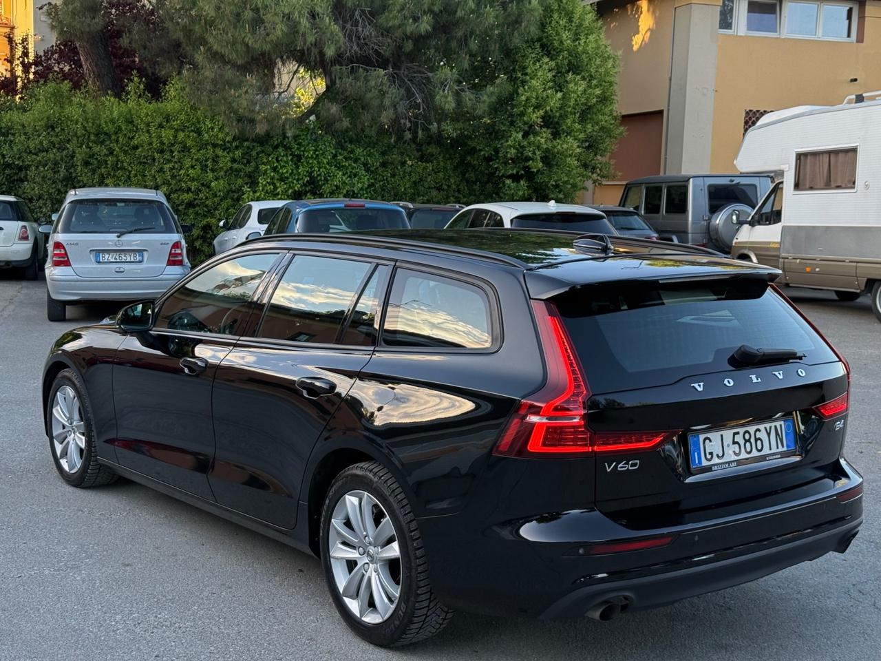 Volvo V60 B4 (d) Geartronic R-Design
