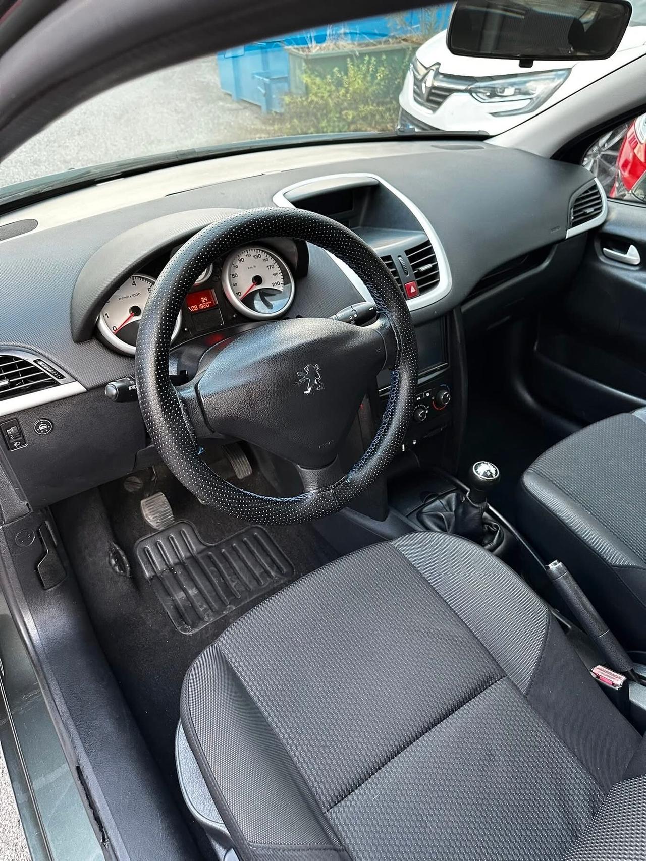 Peugeot 207 1.4 GPL 80.000KM NEOPATENTATI