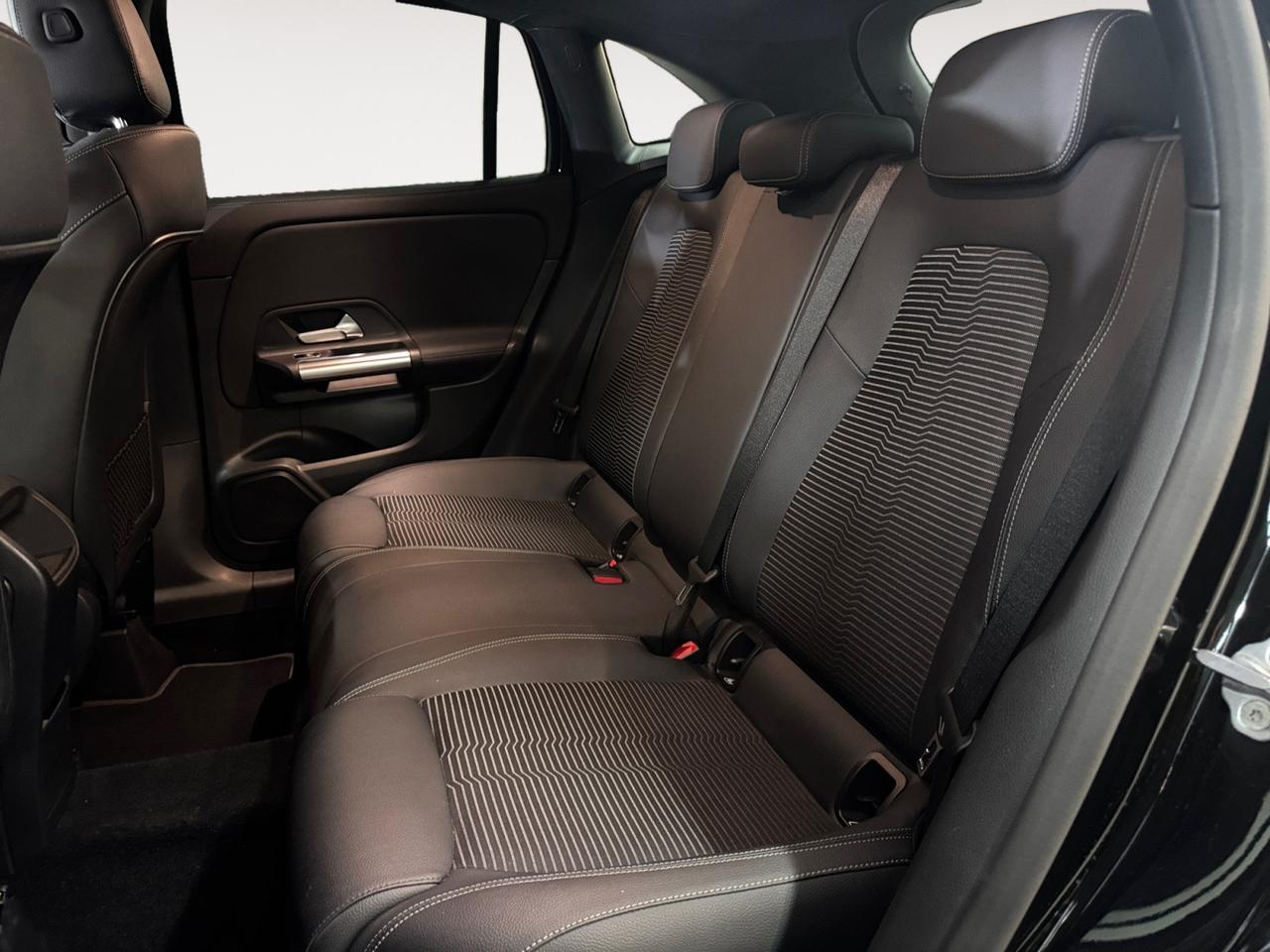 Mercedes-Benz GLA 200 Business auto