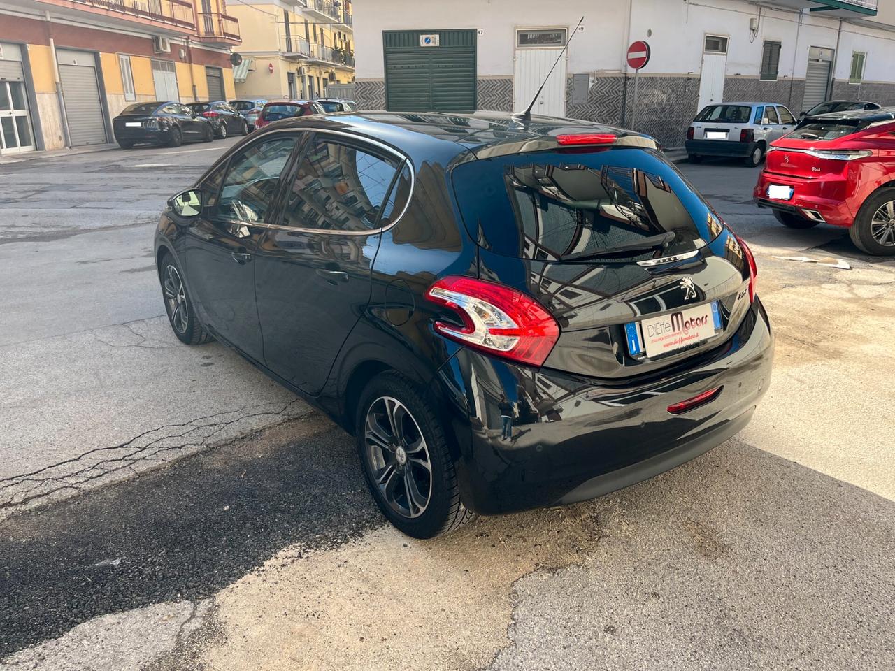 Peugeot 208 1.4 HDi 68 CV 5 porte Allure