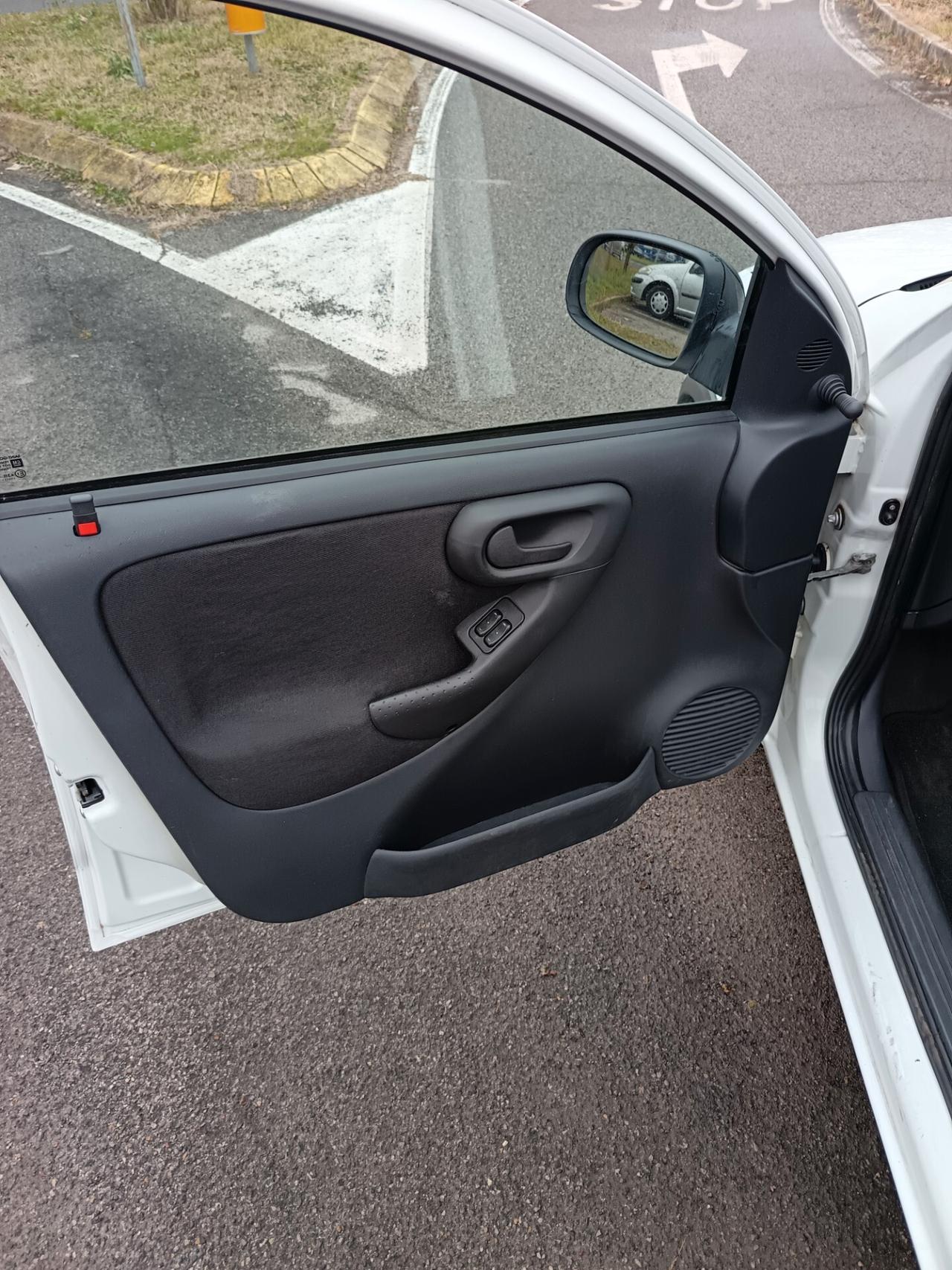 Opel Corsa 1.0i 12V cat 5 porte Club