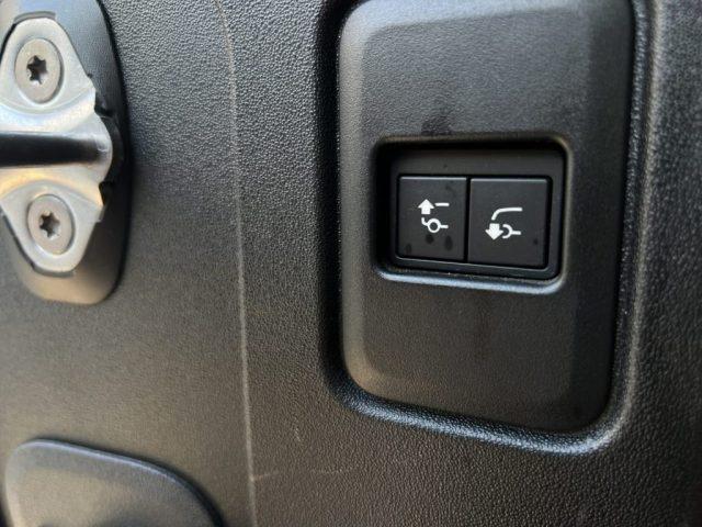 LAND ROVER Defender Defender 110 Standard (2.0D SD4 200 PS AWD Auto)