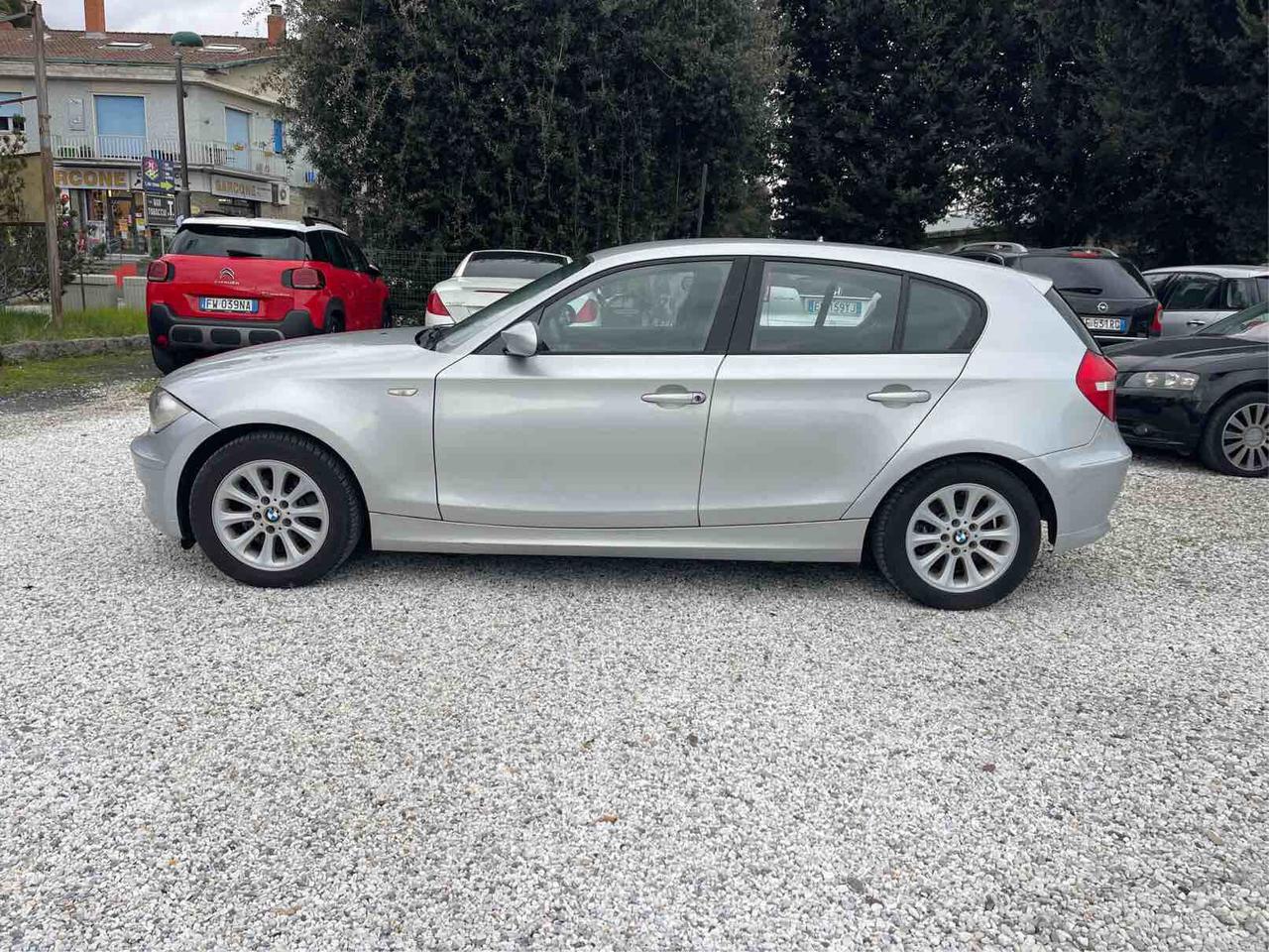 BMW 118 D - 5 PORTE - ELETTA - CAMBIO AUTOMATICO