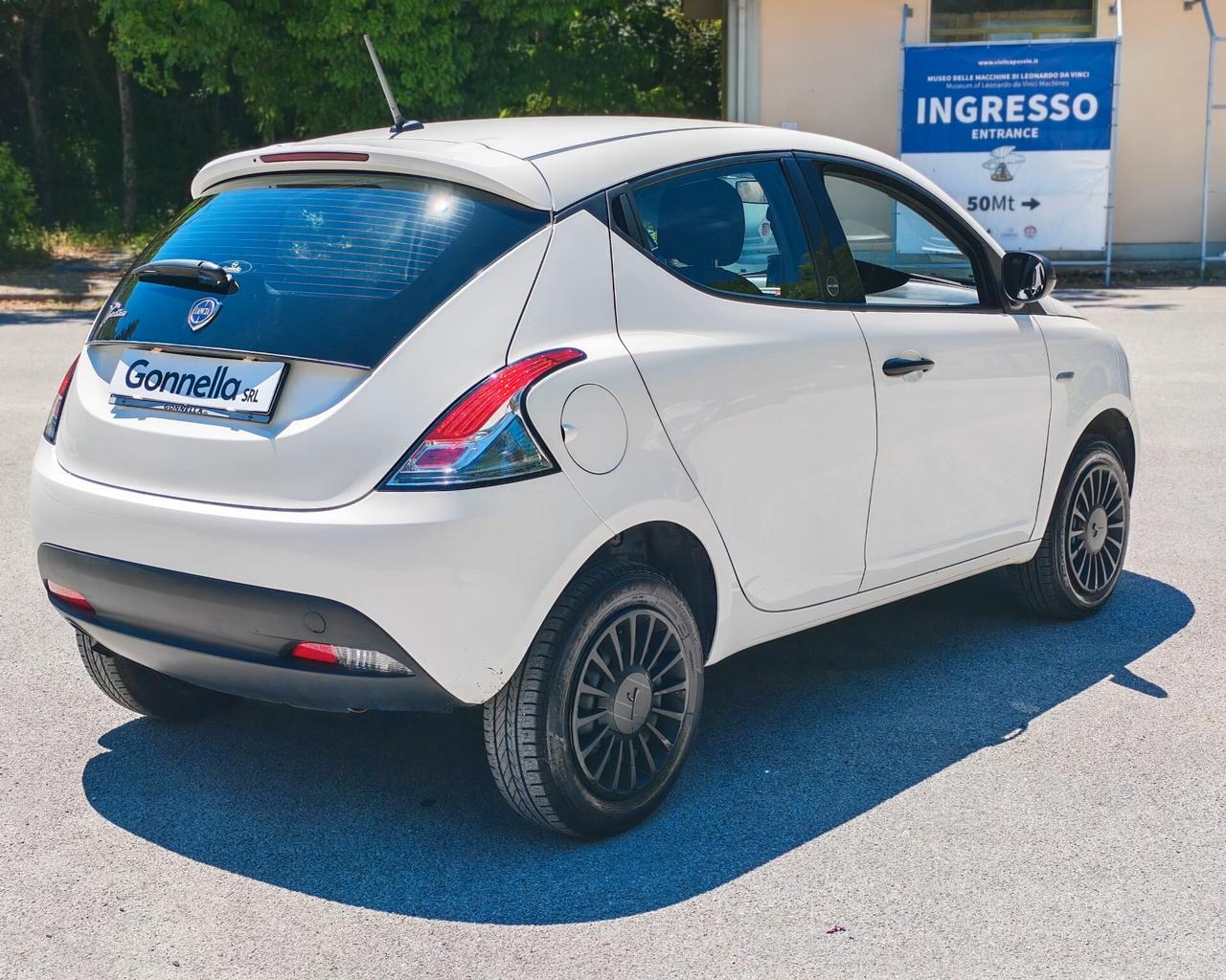 Lancia Ypsilon 0.9 TwinAir 5 porte Metano Ecochic Gold 84cv