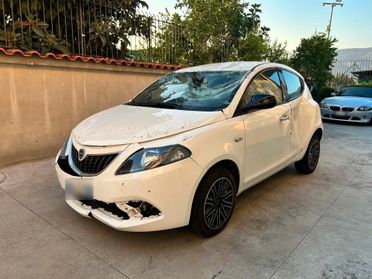 Lancia Ypsilon 1.0 Hybrid - 2021 Incidentata
