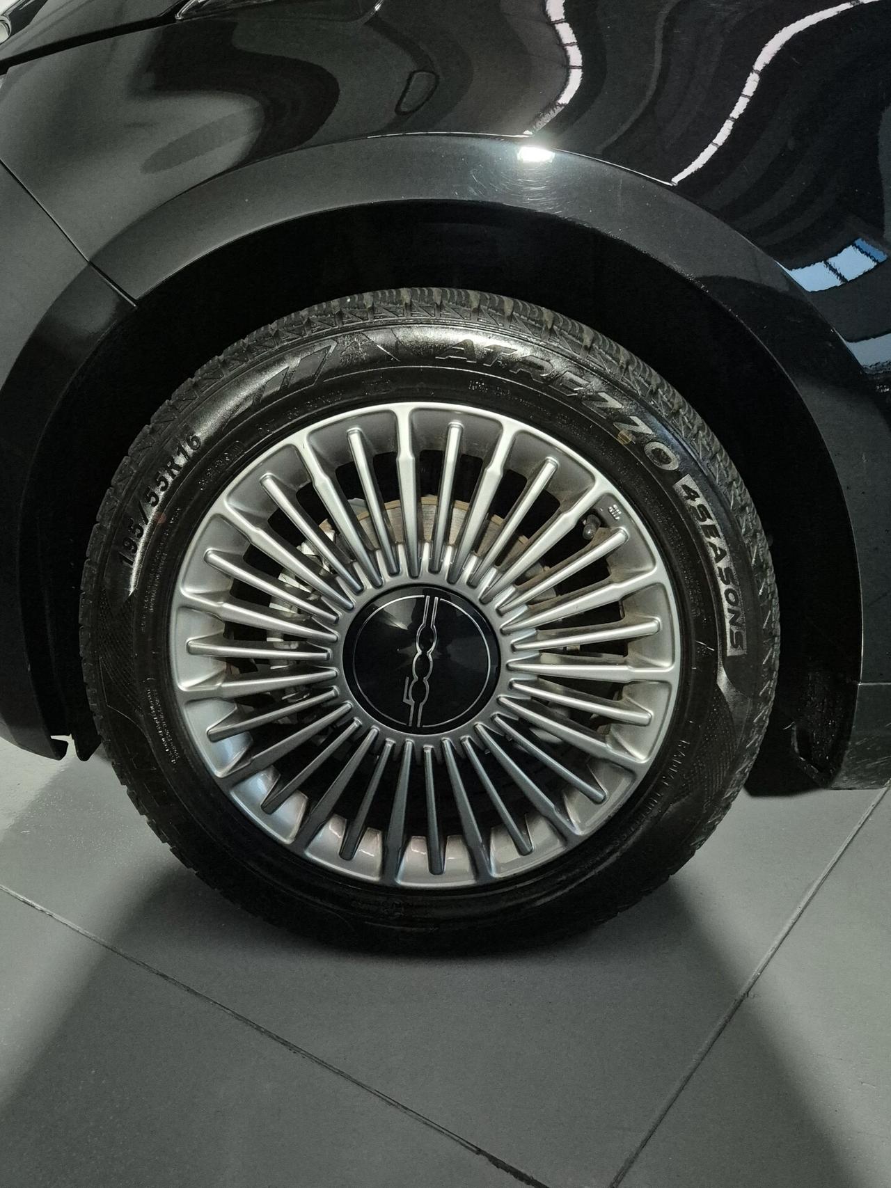 Fiat 500e FULL ELETTRIC Sensori ADAS Navi OK Neopatentati