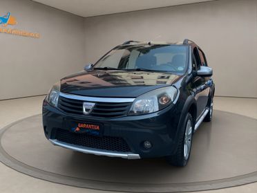 Dacia Sandero NEOPATENTATI - GOMME NUOVE