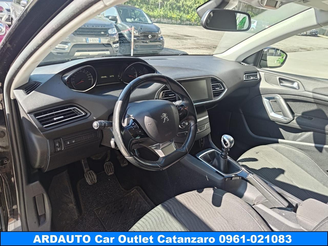 Peugeot 308 1.6 hdi 116 cv Neopatentati