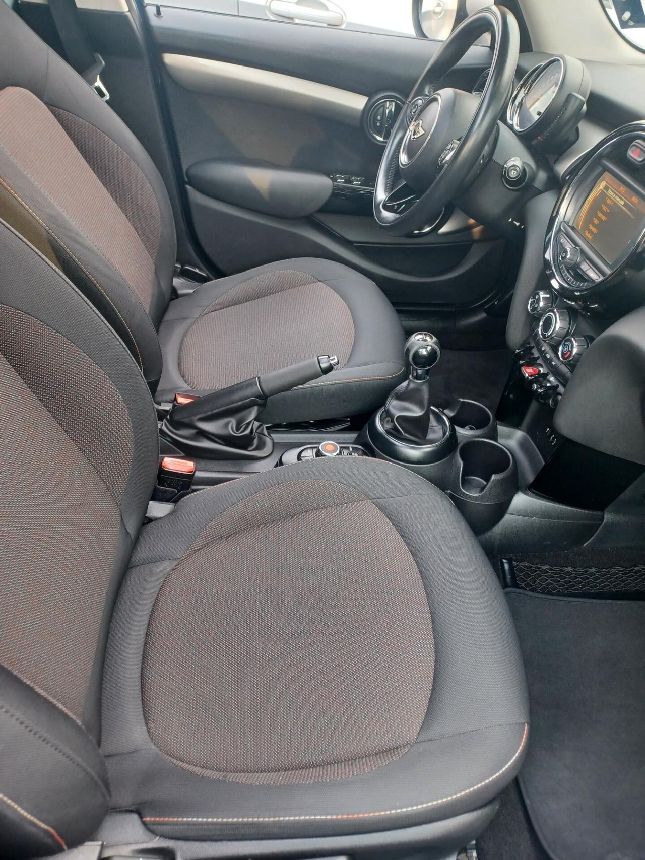 Mini 1.2 Benzina 5 porte Tetto PDC 2015