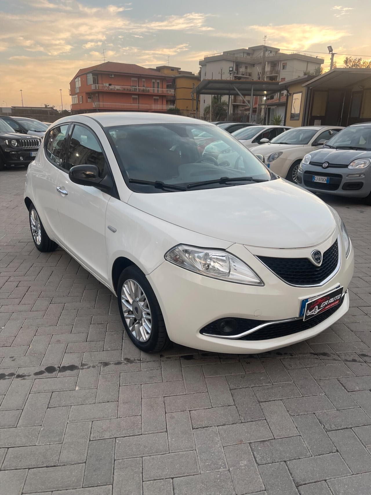 Lancia Ypsilon 1.2 69 CV Ecochic Platinum