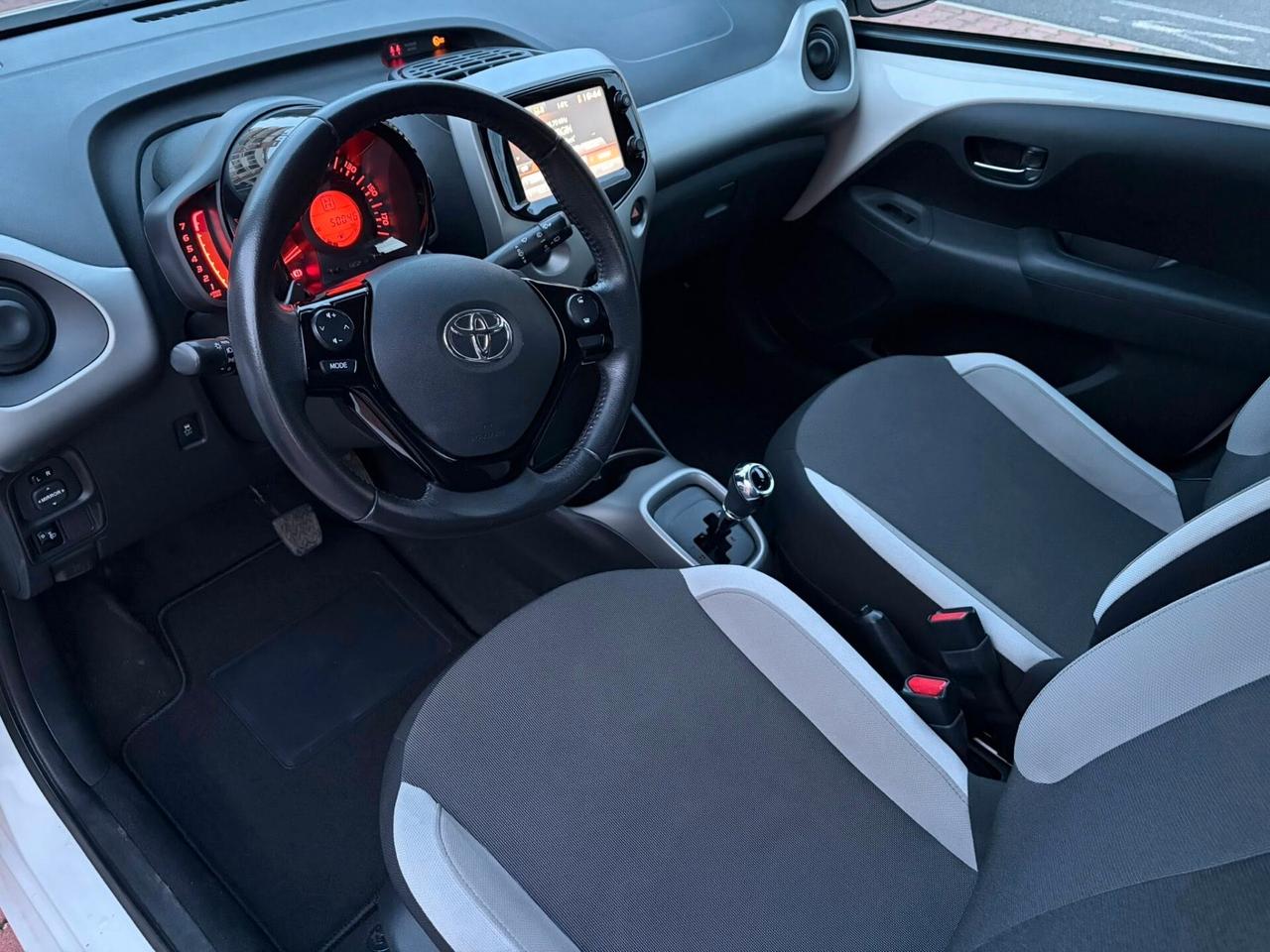 TOYOTA AYGO CAMBIO AUTOMATICO 5 P. 1.0